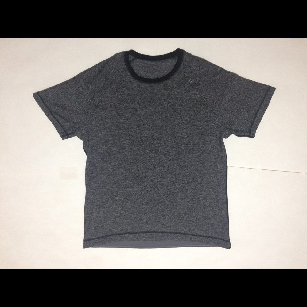 Lululemon Mens Large Active Wear Athletic Shirt